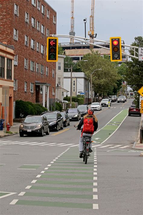 Somerville City Council wants police to focus less on cyclists who run red lights